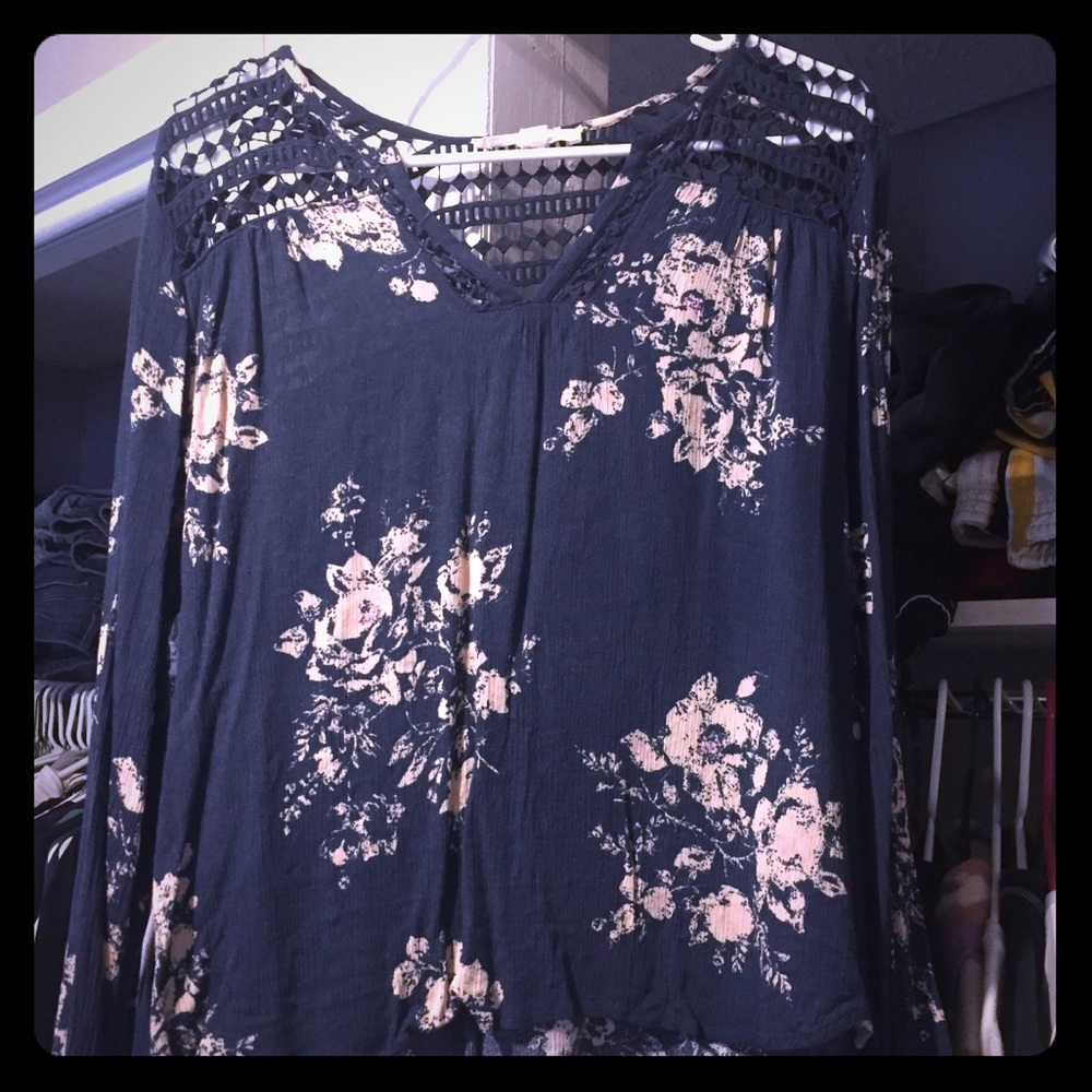 Very cute shirt for date night!
